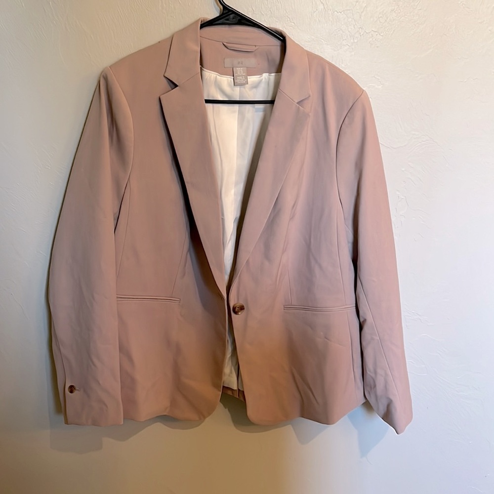 Brand-new blazer from H&M, lost tags when I took them off but never worn